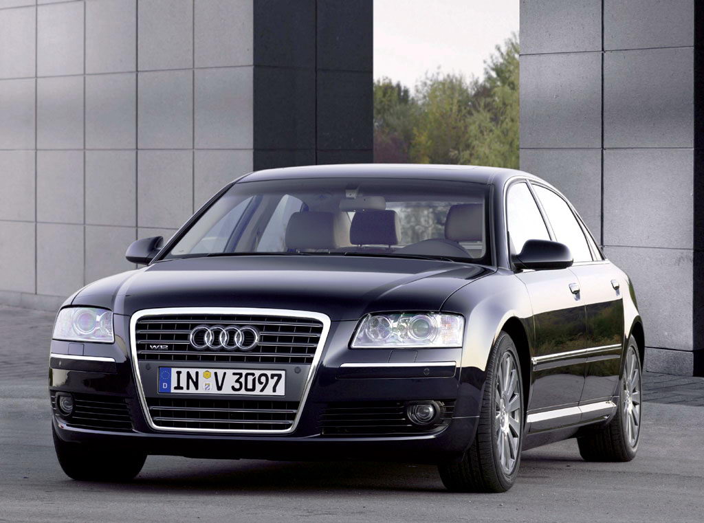 Audi A8 L 6.0 quattro 2003 001.jpg